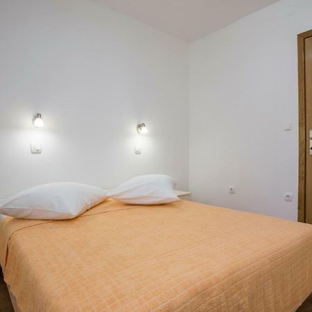 Apartments Bezmalinovic 2 ボル エクステリア 写真