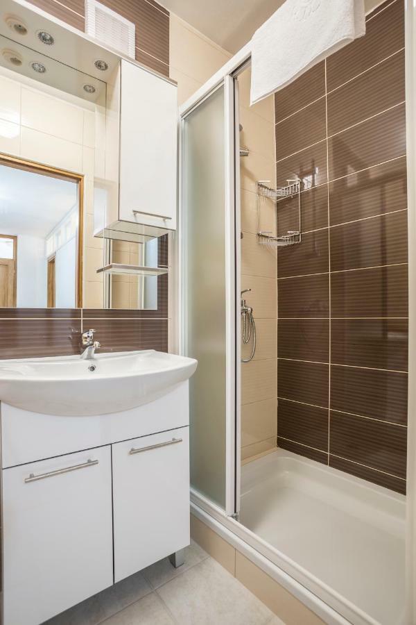 Apartments Bezmalinovic 2 ボル エクステリア 写真