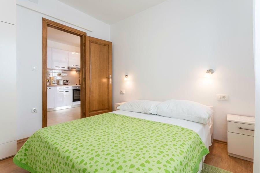 Apartments Bezmalinovic 2 ボル エクステリア 写真