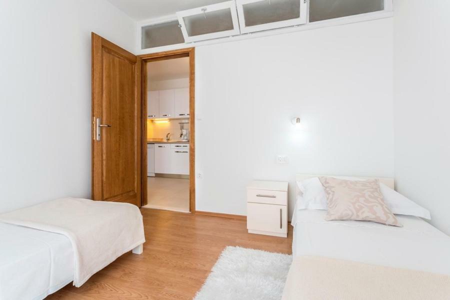 Apartments Bezmalinovic 2 ボル エクステリア 写真