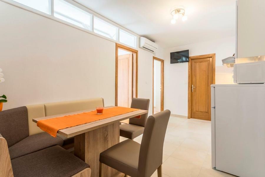 Apartments Bezmalinovic 2 ボル エクステリア 写真