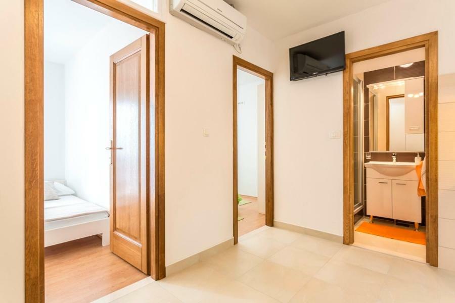 Apartments Bezmalinovic 2 ボル エクステリア 写真