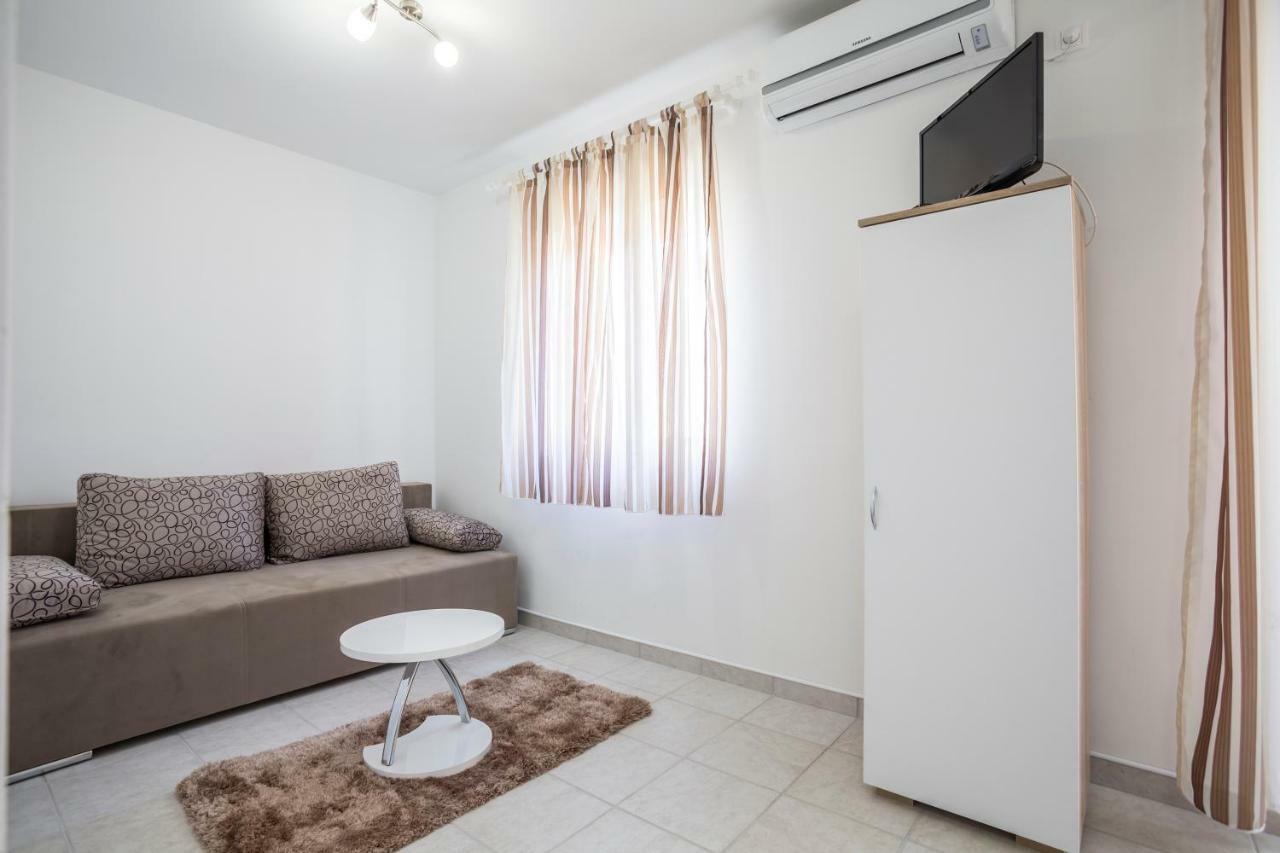 Apartments Bezmalinovic 2 ボル エクステリア 写真