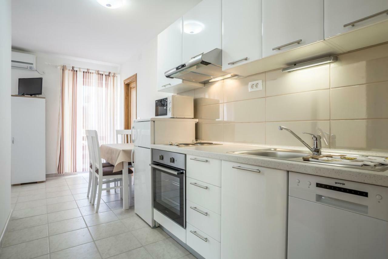 Apartments Bezmalinovic 2 ボル エクステリア 写真