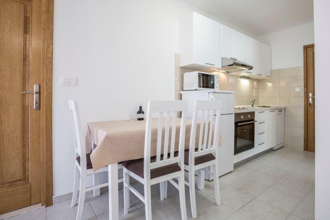 Apartments Bezmalinovic 2 ボル エクステリア 写真