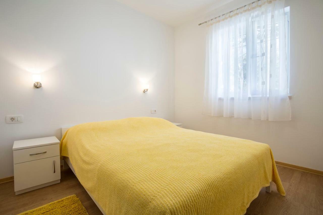Apartments Bezmalinovic 2 ボル エクステリア 写真